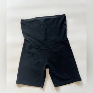 Beyond Yoga/Beyond The Bump Spacedye Maternity Bike Shorts - Black